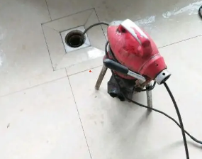  北京石景山通下水道使用的工具